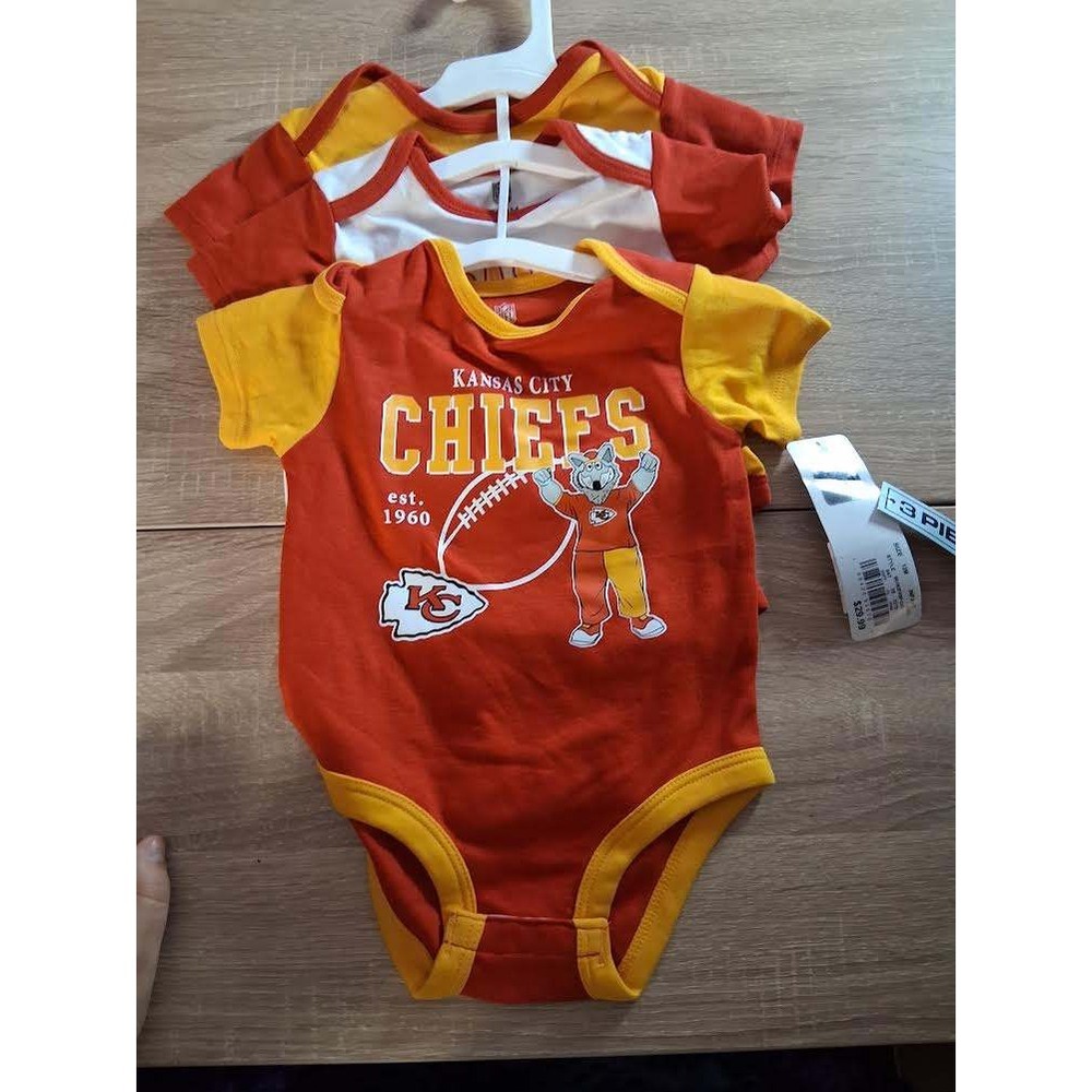 NFL Kansas City Chiefs Infant 3 Piece Bodysuit Set Red White Gold 12M NWT